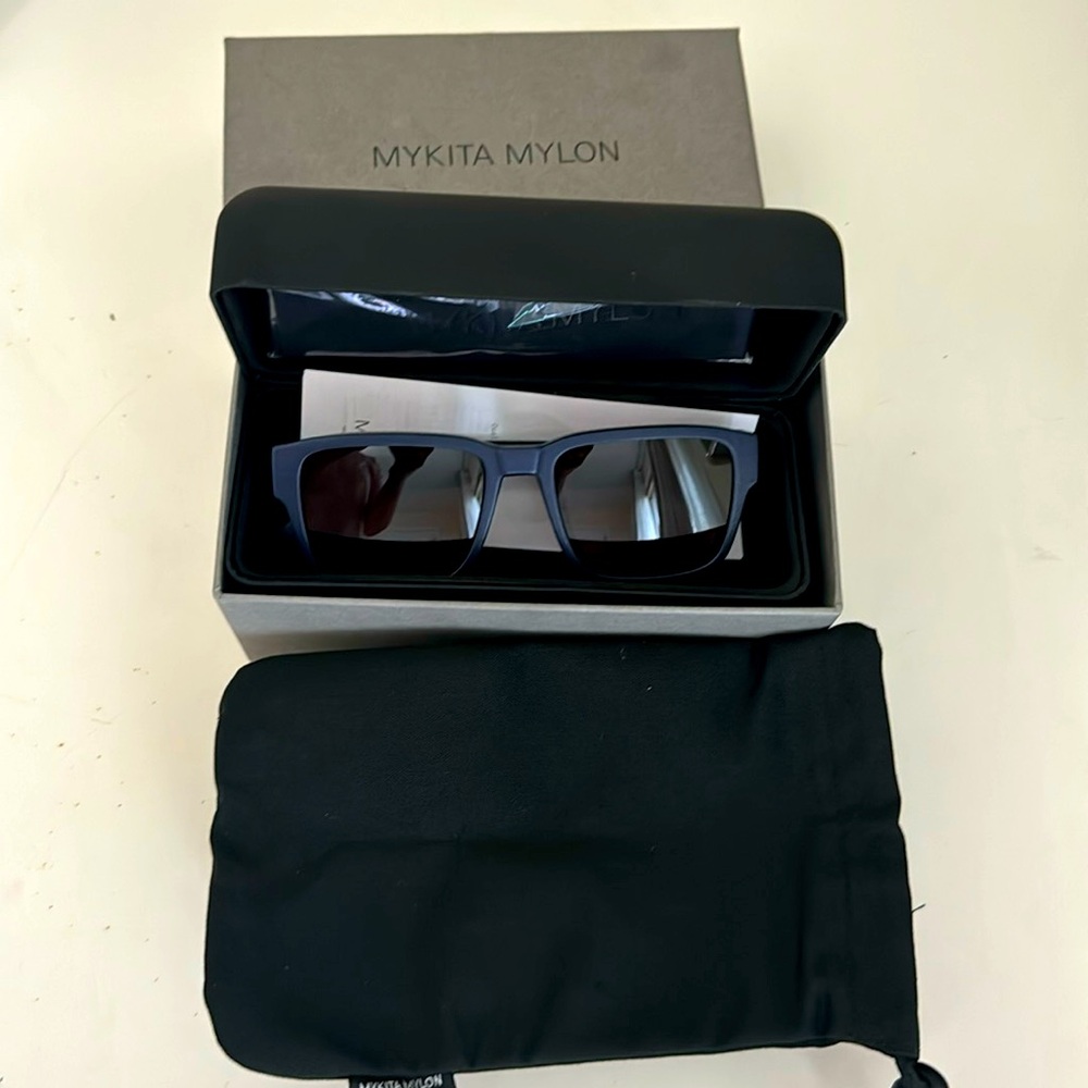 Mykita Mylon Sun boost 325 size 140 navy blue brown solid